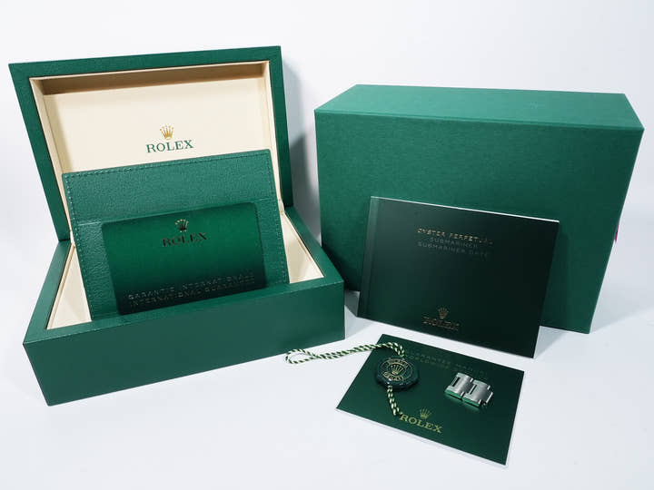 ROLEX Submariner Date Ref. 126610LN Stainless Steel Black Dial Unused imo3ggms