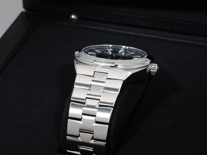 ヴァシュロンコンスタンタン オーヴァーシーズ Ref.4500V/110A-B483 ステンレススチール ブラック文字盤 中古 h8g8dfjq