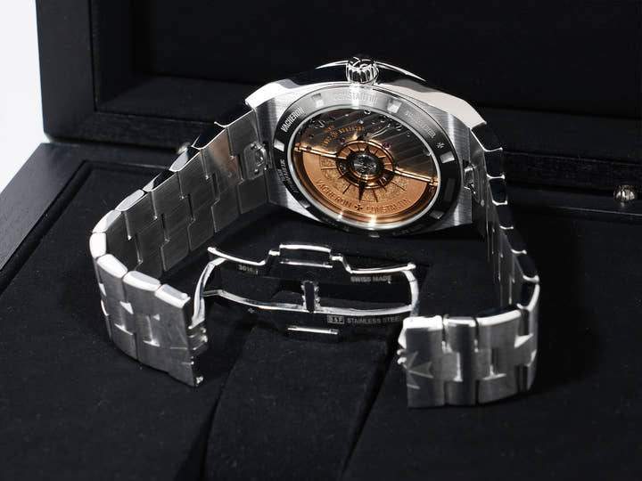 ヴァシュロンコンスタンタン オーヴァーシーズ Ref.4500V/110A-B483 ステンレススチール ブラック文字盤 中古 h8g8dfjq