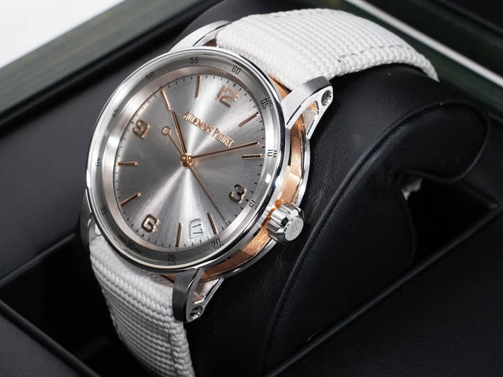 AUDEMARS PIGUET CODE 11.59 by Audemars Piguet Ref. 15210CR.OO.A008KB.01 White Gold/Pink Gold Gray Lacquer Dial Excellent Condition kf3nzaxb