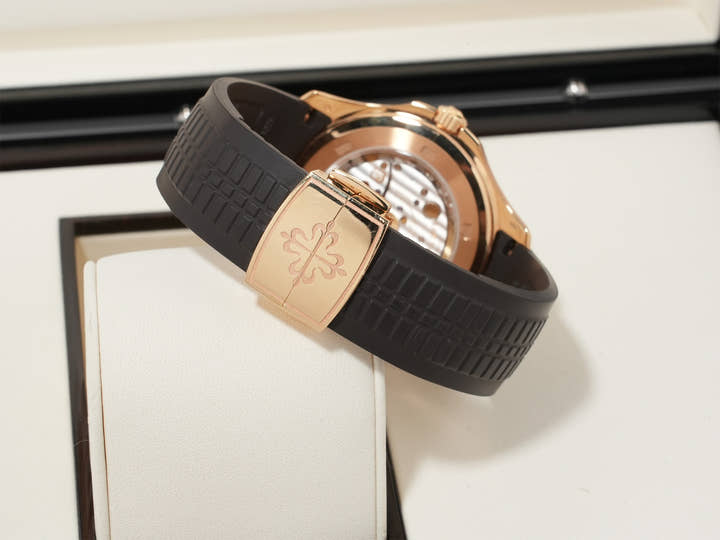 Patek Philippe Aquanaut Ref. 5167R-001 Rose Gold Brown Dial Used zc39rafz