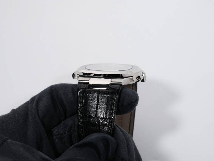 Patek Philippe Nautilus Petit Complication Ref. 5712G-001 White Gold Slate Dial Used v9vb62sf