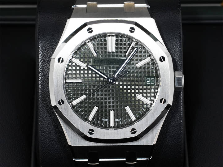 Audemars Piguet Royal Oak Ref.15510ST.OO.1320ST.09 Stainless Steel Khaki Green Dial Excellent Condition inhps2ts