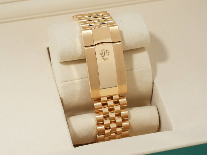Rolex Sky-Dweller Ref. 336938 Yellow Gold Green Dial Jubilee Bracelet Unused jyvqo6zd