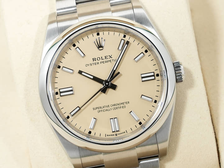 Rolex Oyster Perpetual 36 Ref. 126000 Stainless Steel Beige Dial Excellent Condition eyayoh2i
