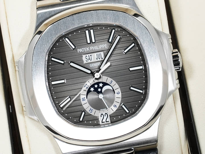 Patek Philippe Nautilus Annual Calendar Moon Phase Ref. 5726A-001 Stainless Steel Black Dial Excellent Used Condition puwb9nxz