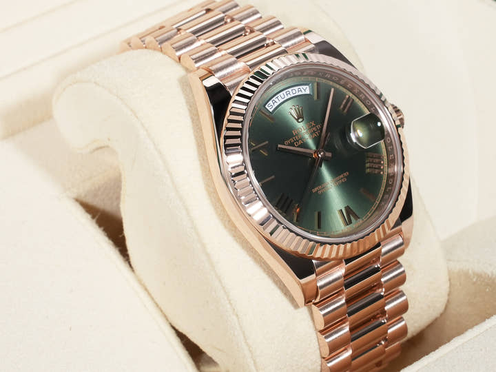 ロレックス デイデイト40 Ref.228235 エバーローズゴールド オリーブグリーン文字盤 中古 3zfjo4qd