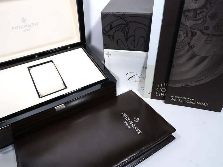 Patek Philippe Calatrava Weekly Calendar Ref. 5212A-001 Stainless Steel Silver Dial Pre-owned ti5zk68j