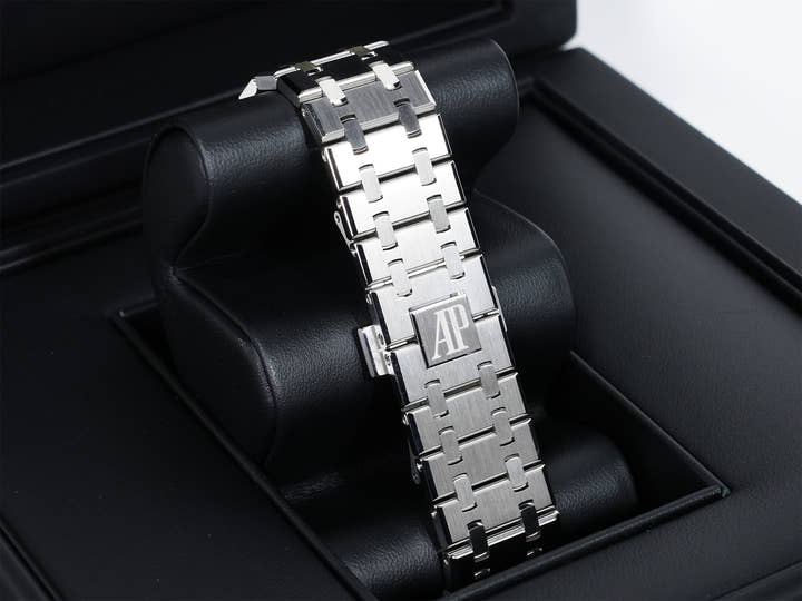オーデマピゲ ロイヤルオーク クロノグラフ 50周年記念 Ref.26240ST.OO.1320ST.02 ステンレススチール ブラック文字盤 未使用 73dphxvd