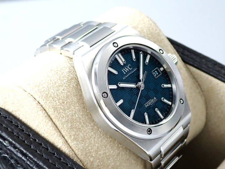IWC インヂュニア オートマティック 40 Ref.IW328903 グリーン文字盤 美中古 77F11482