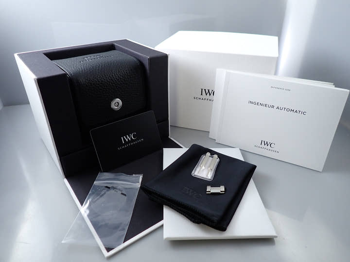 IWC インヂュニア オートマティック 40 Ref.IW328903 グリーン文字盤 美中古 77F11482