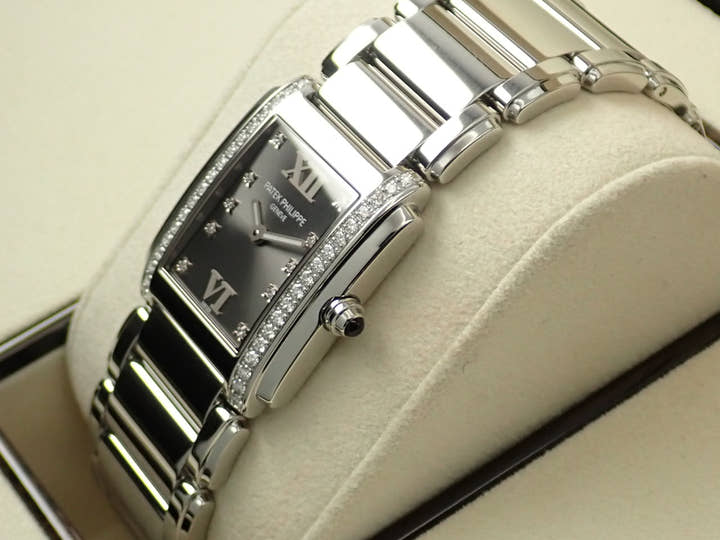 パテックフィリップ Twenty-4 Ref.4910/10A-010 ステンレススチール グレー文字盤