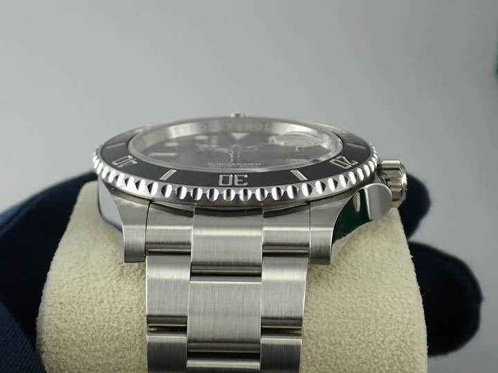 ロレックス サブマリーナー Ref.126610LN ブラック文字盤 未使用 submariner-435