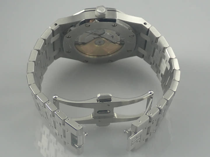 オーデマピゲ ロイヤルオーク Ref.15300ST.OO.1220ST.01 シルバー文字盤 中古 royal-oak-228
