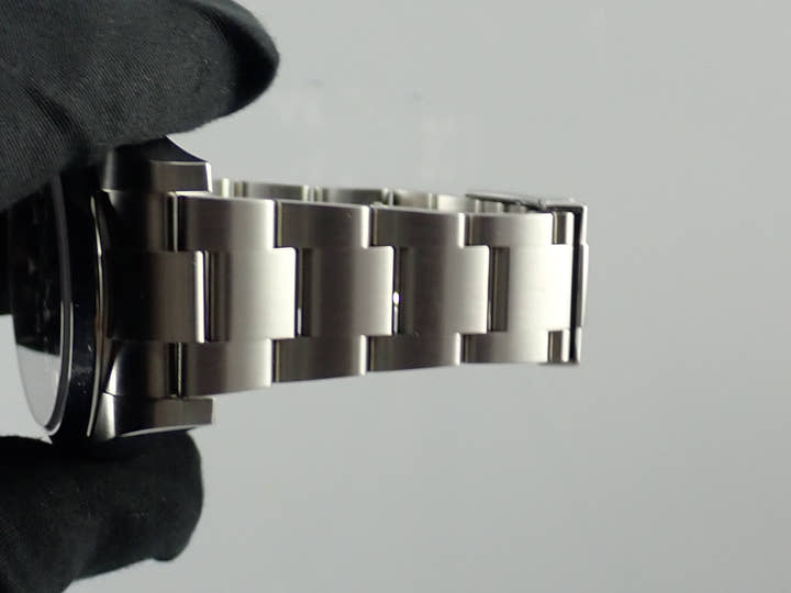 ロレックス エアキング Ref.116900 ブラック文字盤 中古 airking-45