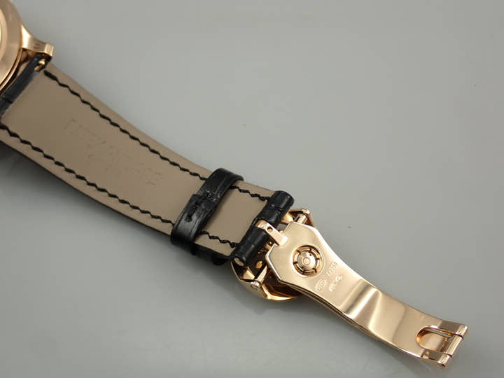 パテックフィリップ アニュアルカレンダー Ref.5205R-010 ローズゴールド ブラック文字盤