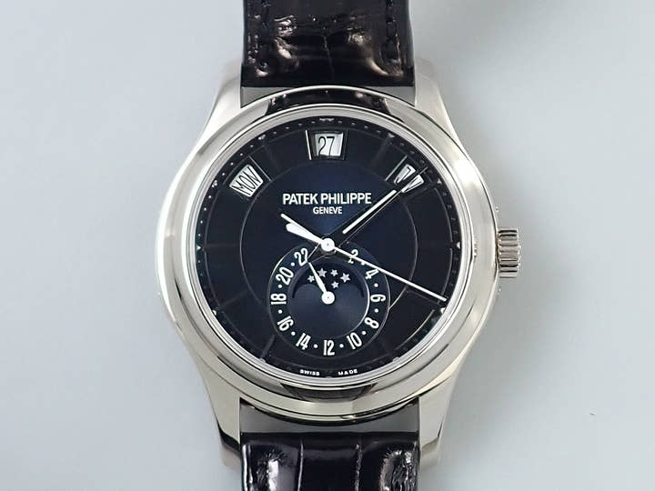 パテックフィリップ アニュアルカレンダー Ref.5205G-013 ホワイトゴールド ブルーブラックグラデーション文字盤