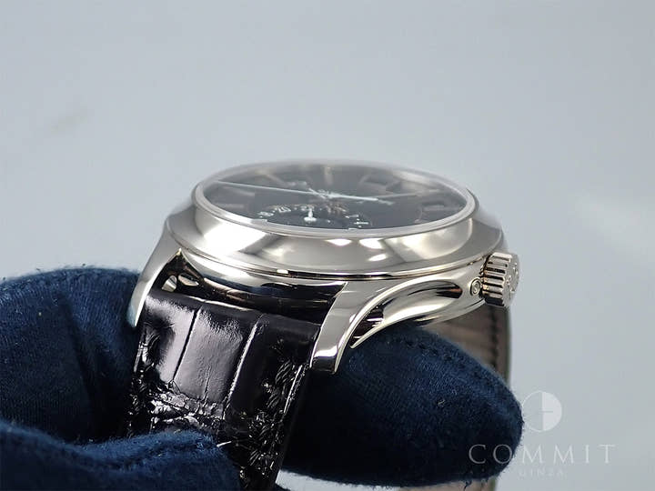 パテックフィリップ アニュアルカレンダー Ref.5205G-013 ホワイトゴールド ブルーブラックグラデーション文字盤