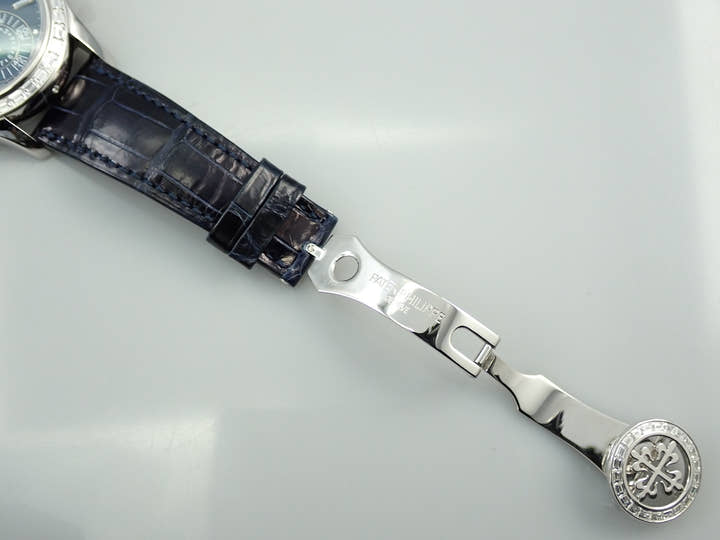 パテックフィリップ アニュアルカレンダー クロノグラフ Ref.5961P-001 プラチナ マット・ブルー・オパーリン文字盤