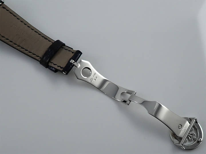 パテックフィリップ アニュアルカレンダー クロノグラフ Ref.5961P-001 プラチナ マット・ブルー・オパーリン文字盤