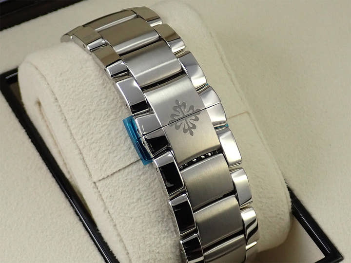 パテックフィリップ アニュアルカレンダー クロノグラフ Ref.5905/1A-001 ステンレススチール オリーブグリーン ソレイユ文字盤