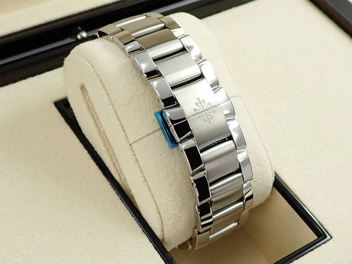 パテックフィリップ アニュアルカレンダー クロノグラフ Ref.5905/1A-001 ステンレススチール オリーブグリーン ソレイユ文字盤