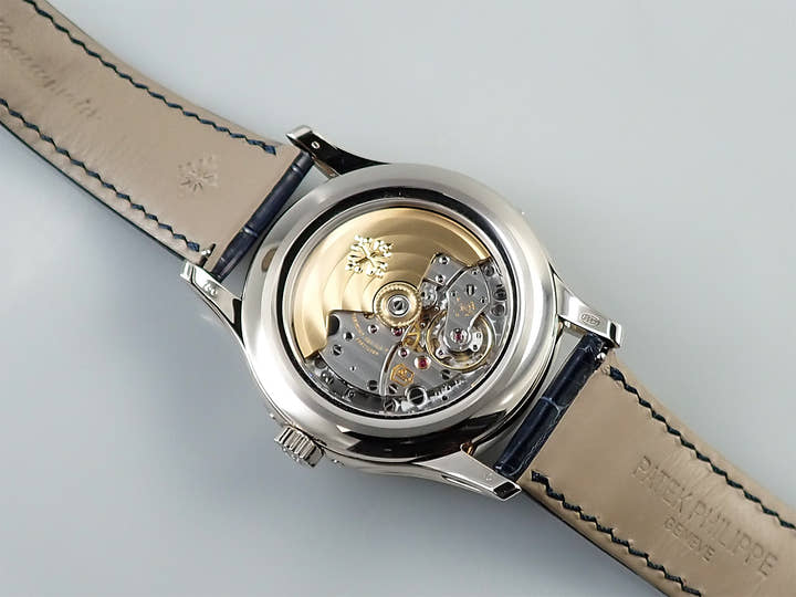 パテックフィリップ アニュアルカレンダー Ref.5205G-013 ホワイトゴールド ブルーブラックグラデーション文字盤