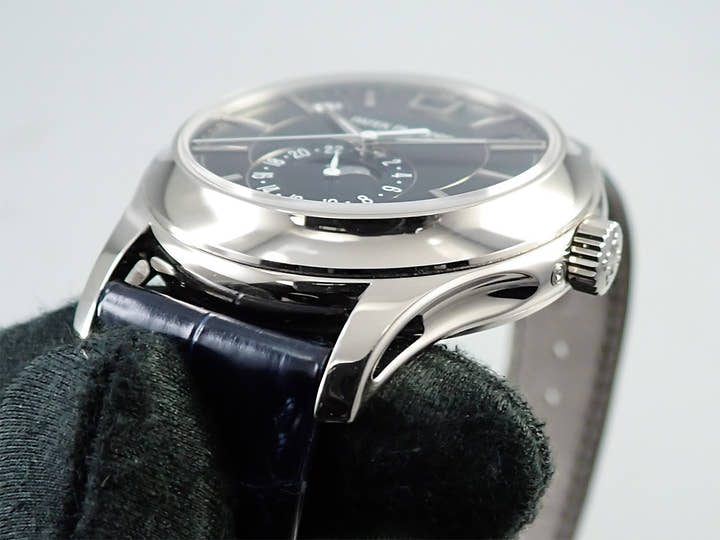 パテックフィリップ アニュアルカレンダー Ref.5205G-013 ホワイトゴールド ブルーブラックグラデーション文字盤