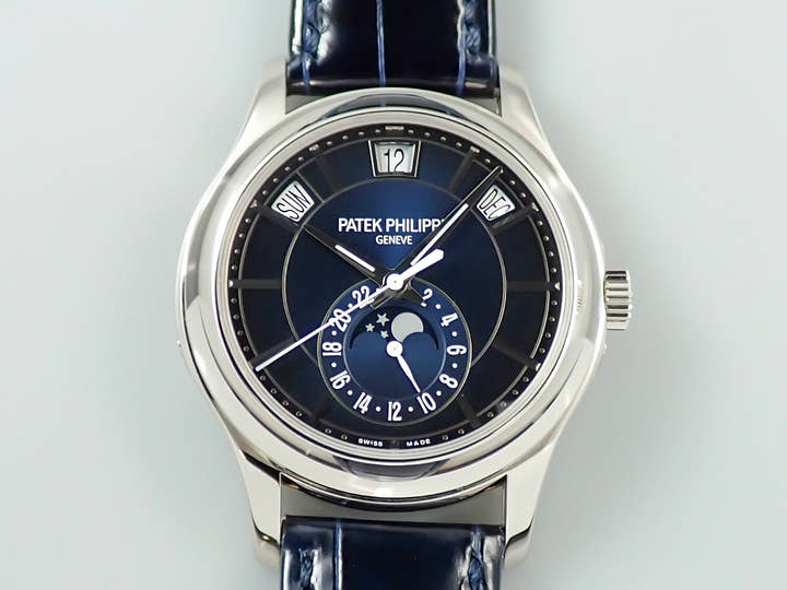 パテックフィリップ アニュアルカレンダー Ref.5205G-013 ホワイトゴールド ブルーブラックグラデーション文字盤