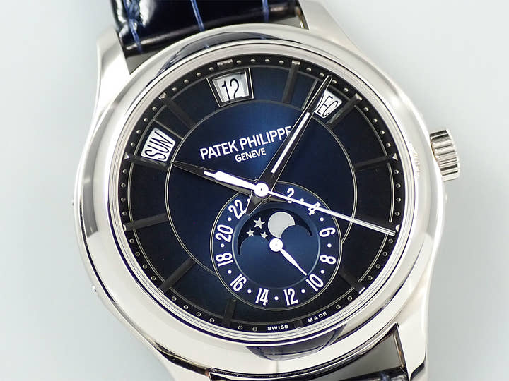 パテックフィリップ アニュアルカレンダー Ref.5205G-013 ホワイトゴールド ブルーブラックグラデーション文字盤