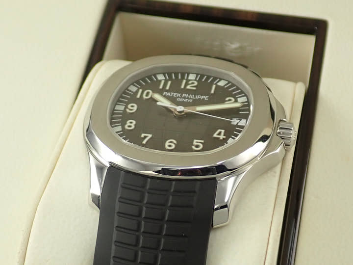 パテックフィリップ アクアノート ラージ Ref.5165A-001 ステンレススチール ブラック文字盤