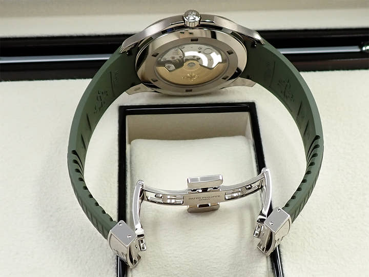 パテックフィリップ アクアノート Ref.5168G-010 ホワイトゴールド カーキグリーン文字盤