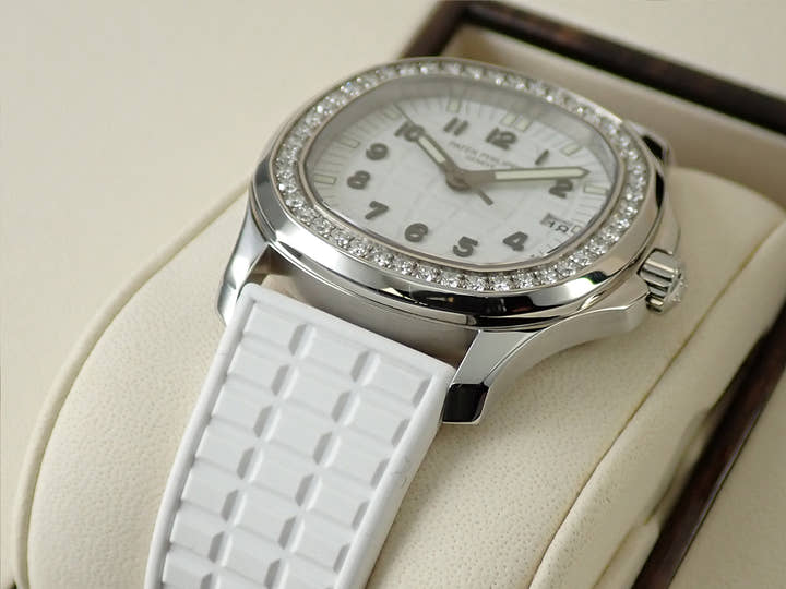 パテックフィリップ アクアノート ルーチェ Ref.5067A-011 ステンレススチール ホワイト文字盤