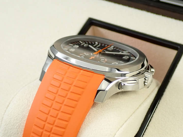 パテックフィリップ アクアノート クロノグラフ Ref.5968A-001 ステンレススチール ブラック文字盤