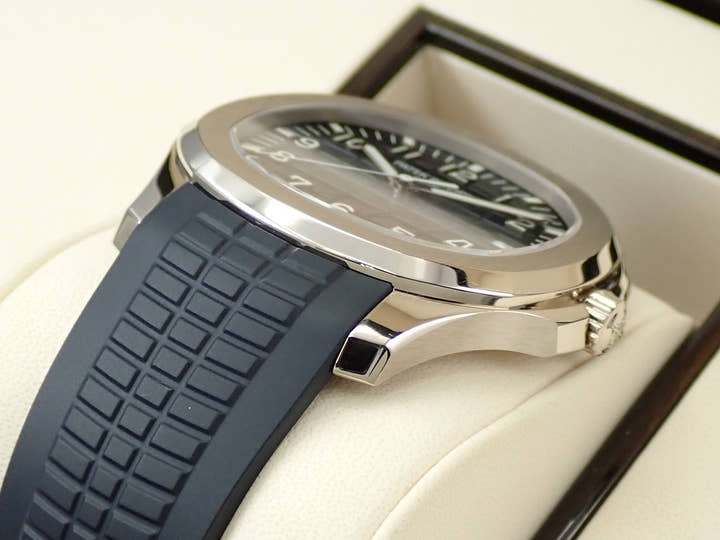 パテックフィリップ アクアノート Ref.5168G-001 ホワイトゴールド ミッドナイトブルー文字盤