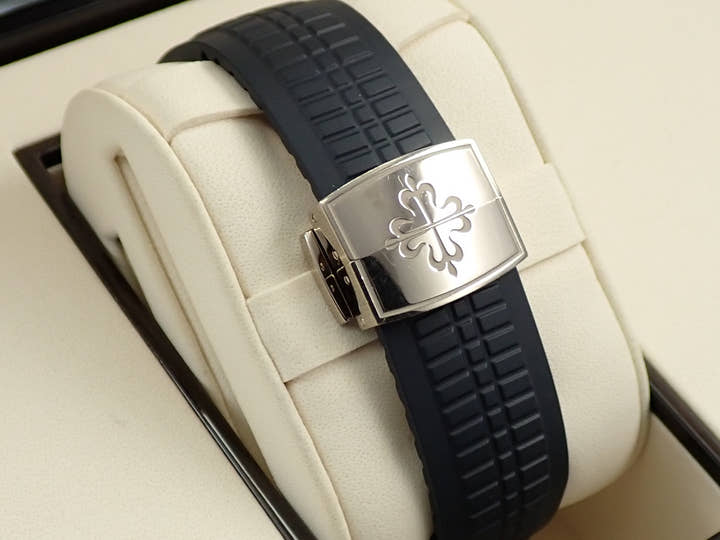 パテックフィリップ アクアノート Ref.5168G-001 ホワイトゴールド ミッドナイトブルー文字盤