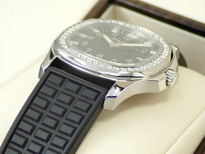 パテックフィリップ アクアノート ルーチェ Ref.4961A-001 ステンレススチール ブラック文字盤