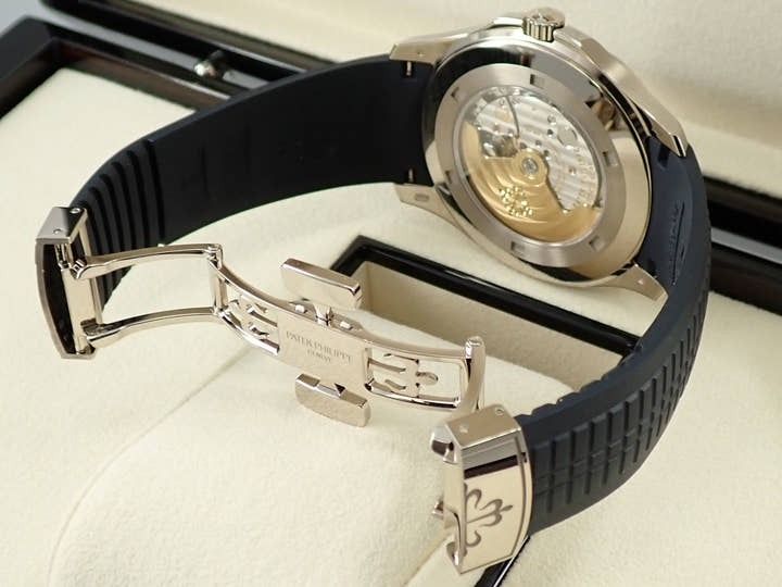 パテックフィリップ アクアノート Ref.5168G-001 ホワイトゴールド ミッドナイトブルー文字盤