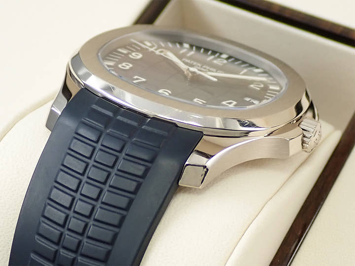 パテックフィリップ アクアノート Ref.5168G-001 ホワイトゴールド ミッドナイトブルー文字盤