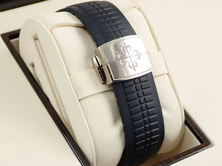 パテックフィリップ アクアノート Ref.5168G-001 ホワイトゴールド ミッドナイトブルー文字盤