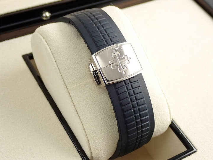 パテックフィリップ アクアノート Ref.5168G-001 ホワイトゴールド ミッドナイトブルー文字盤