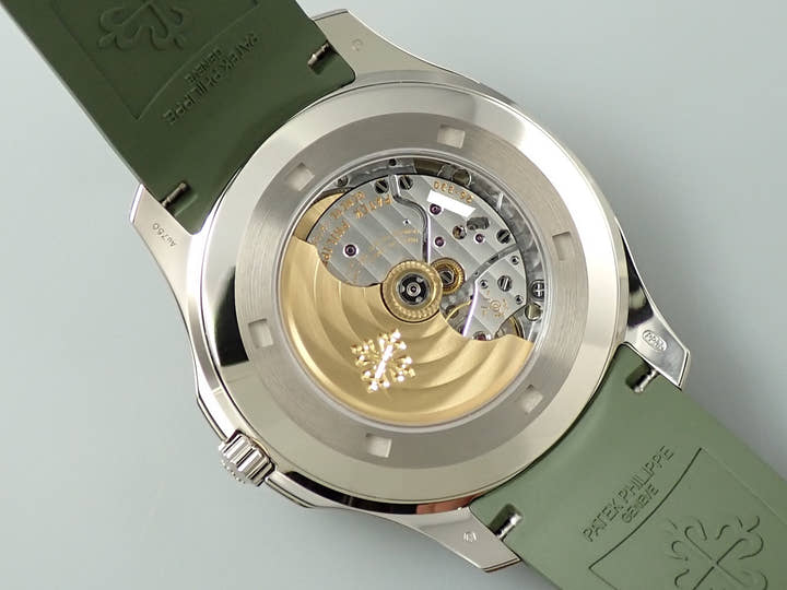 パテックフィリップ アクアノート Ref.5168G-010 ホワイトゴールド カーキグリーン文字盤