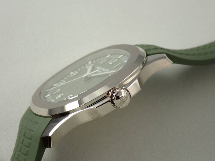 パテックフィリップ アクアノート Ref.5168G-010 ホワイトゴールド カーキグリーン文字盤