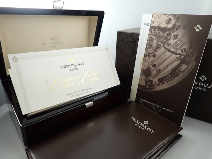 パテックフィリップ アクアノート Ref.5168G-010 ホワイトゴールド カーキグリーン文字盤