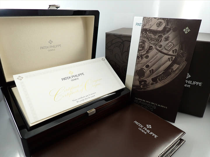 パテックフィリップ アクアノート Ref.5168G-010 ホワイトゴールド カーキグリーン文字盤