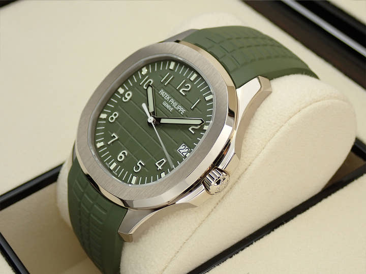 パテックフィリップ アクアノート Ref.5168G-010 ホワイトゴールド カーキグリーン文字盤