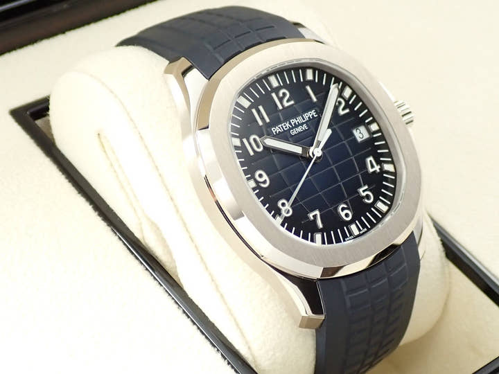 パテックフィリップ アクアノート Ref.5168G-001 ホワイトゴールド ミッドナイトブルー文字盤