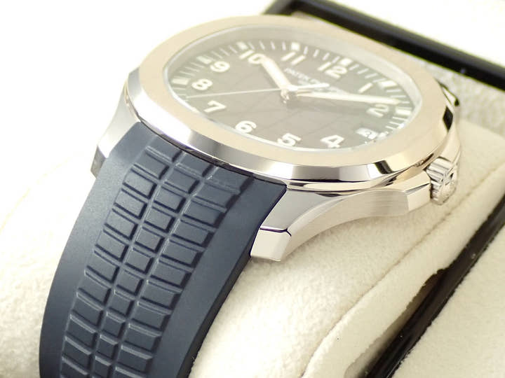 パテックフィリップ アクアノート Ref.5168G-001 ホワイトゴールド ミッドナイトブルー文字盤