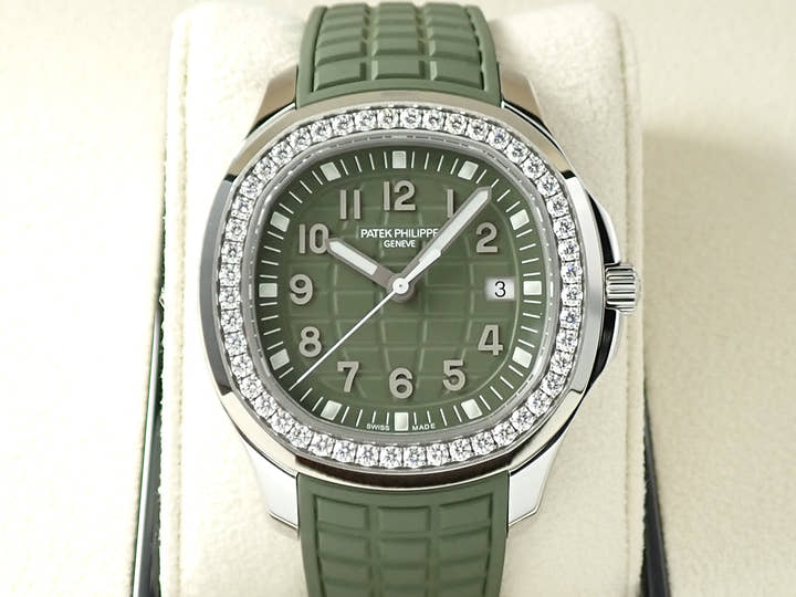 パテックフィリップ アクアノート Ref.5267/200A-011 ステンレススチール カーキグリーン文字盤