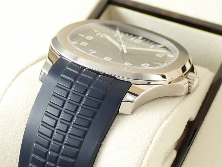パテックフィリップ アクアノート Ref.5168G-001 ホワイトゴールド ミッドナイトブルー文字盤